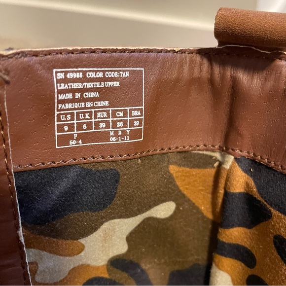 Skechers Leather Two Tone Heeled Boots Buckle Mid Calf Brown Rugged RARE - Picture 10 of 10